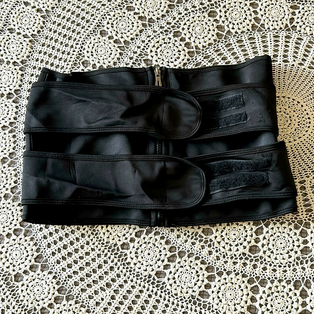 Waist trainer